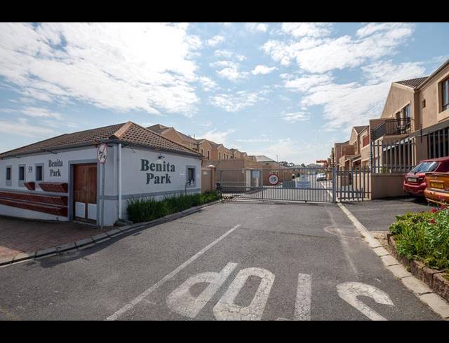 2 BEDROOM DUPLEX FOR SALE IN NORMANDIE